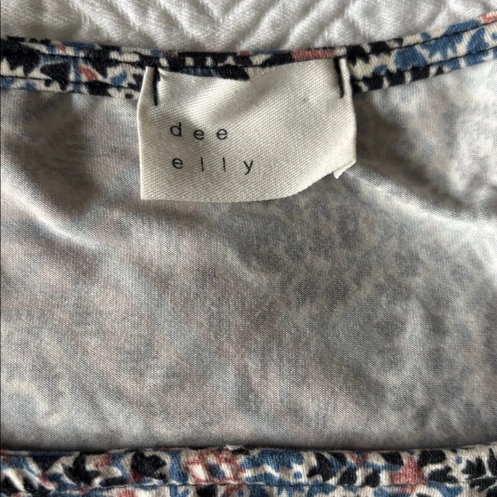 Patterned Tank Top - Picture 2 of 4